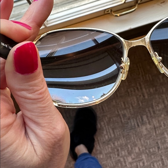 Women’s Versace sunglasses - Picture 8 of 9